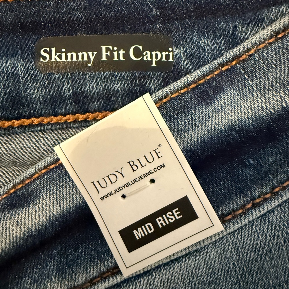 Judy Blue skinny Fit Capri Jeans Medium Blue * NEW WITH TAGS* - Picture 12 of 13